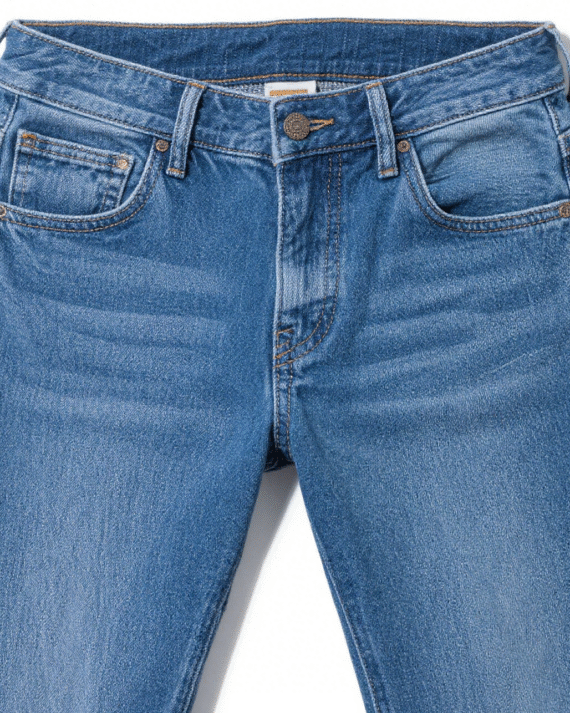 Classic Straight - Leg Jeans
